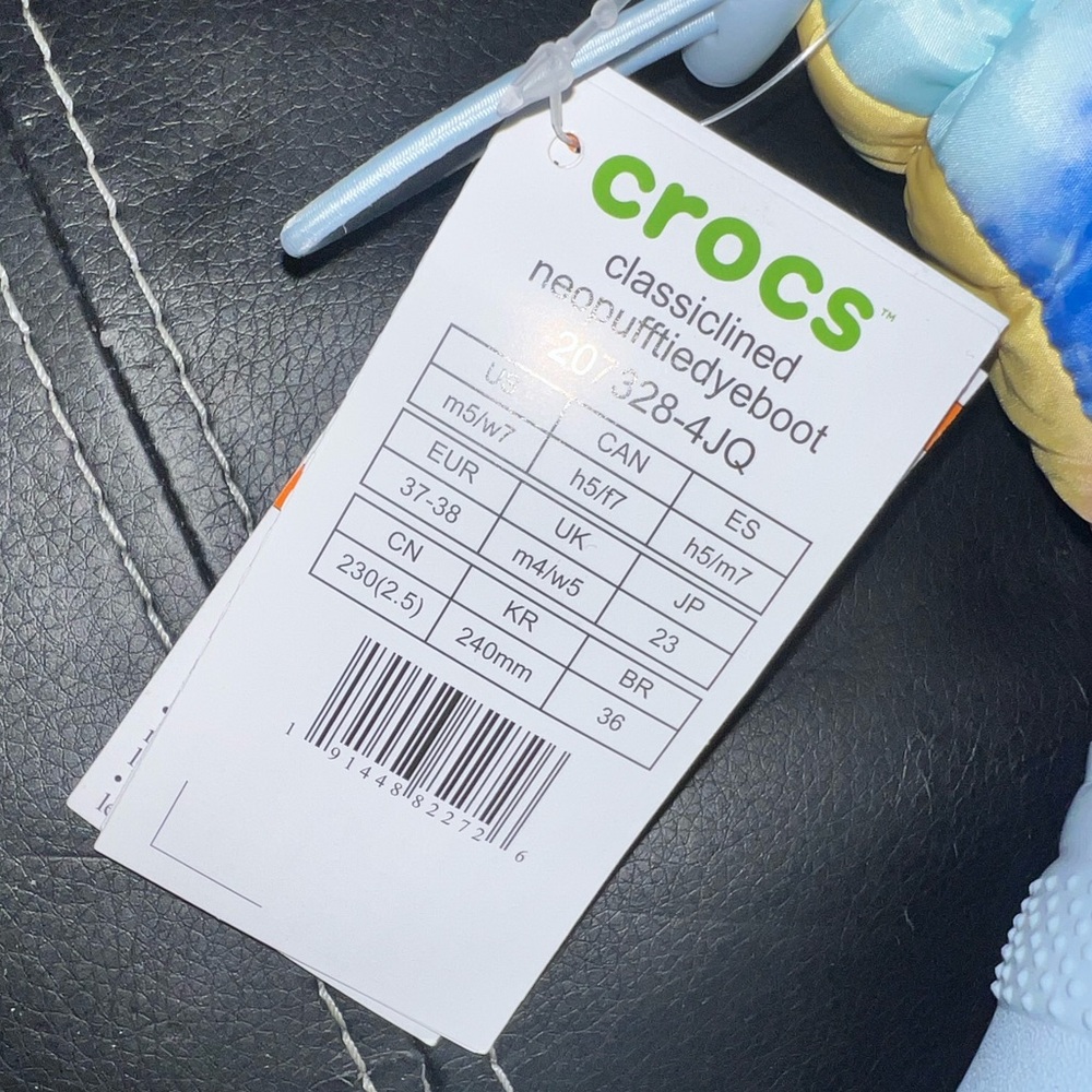 NWT Crocs winter boots - Picture 2 of 6